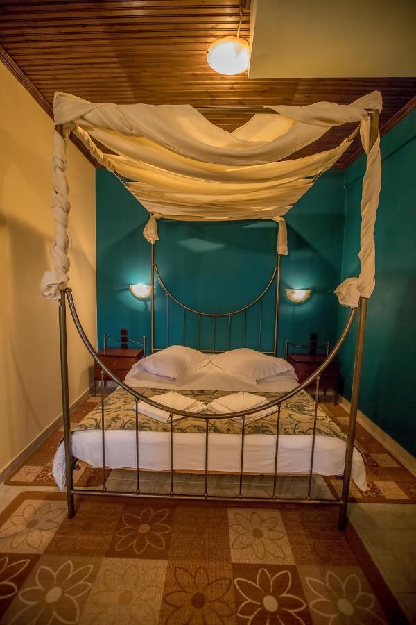 Kynthia Guesthouse Неохори Екстериор снимка