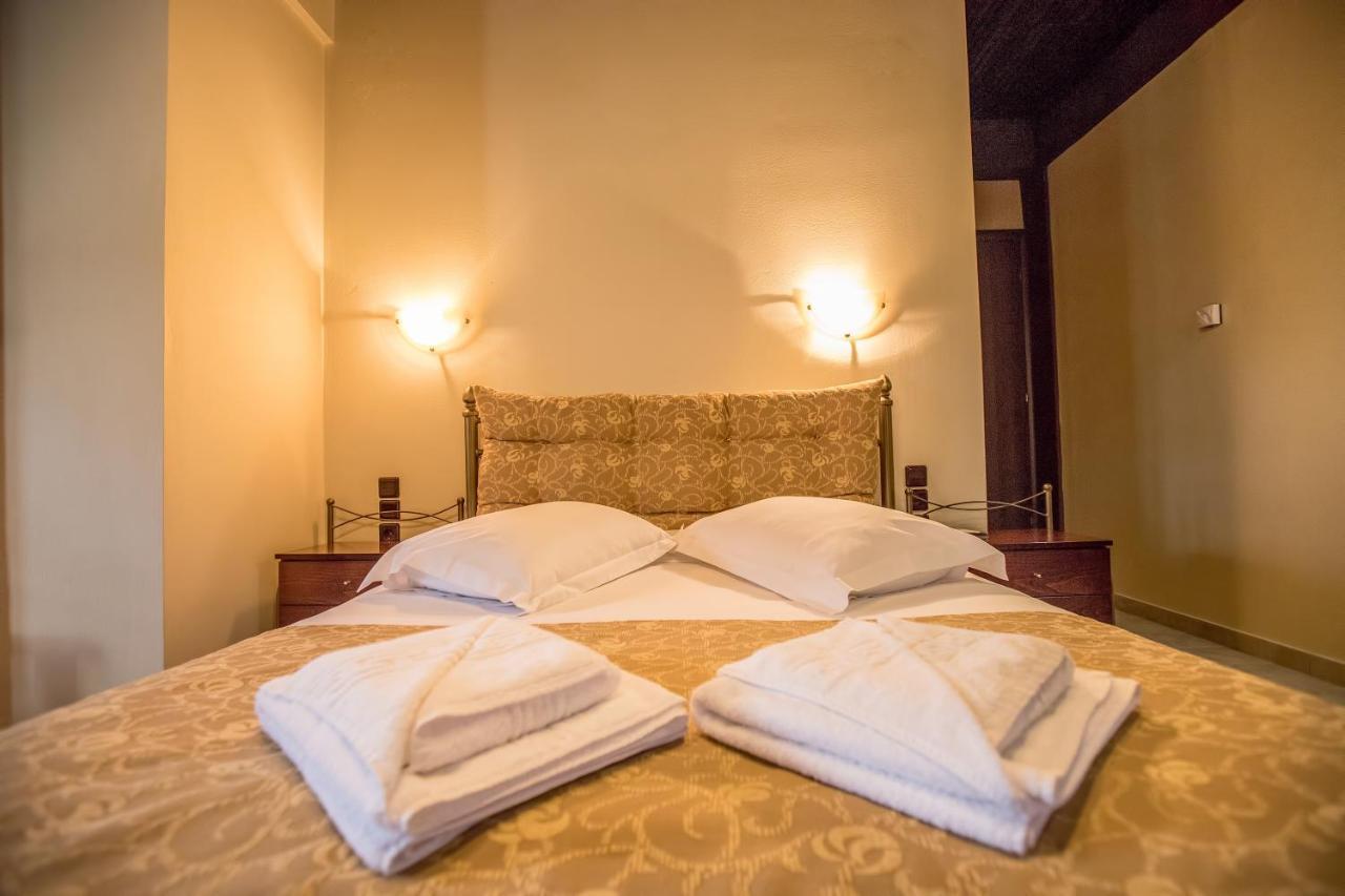 Kynthia Guesthouse Неохори Екстериор снимка