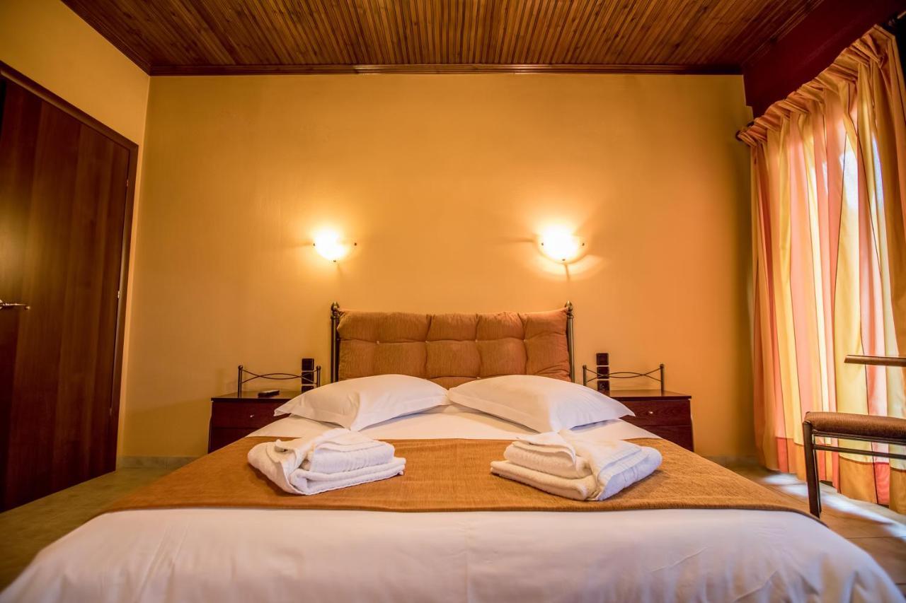 Kynthia Guesthouse Неохори Екстериор снимка