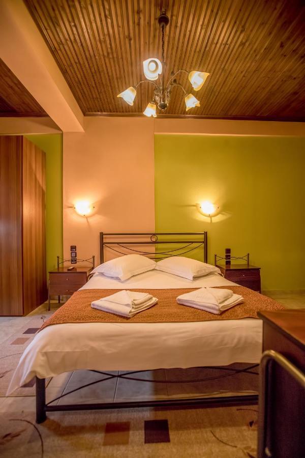 Kynthia Guesthouse Неохори Екстериор снимка