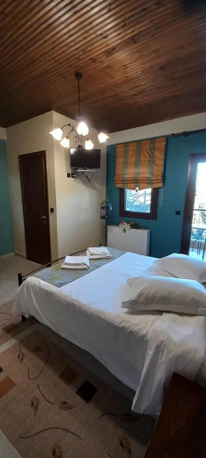 Kynthia Guesthouse Неохори Екстериор снимка