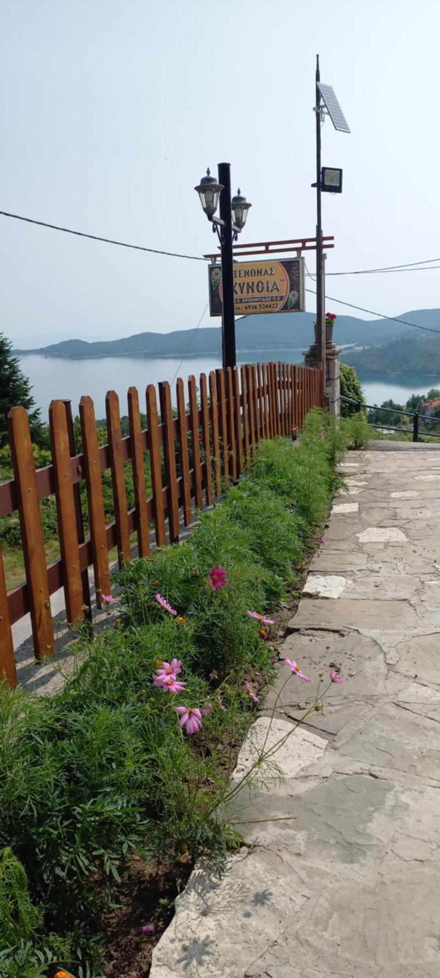 Kynthia Guesthouse Неохори Екстериор снимка